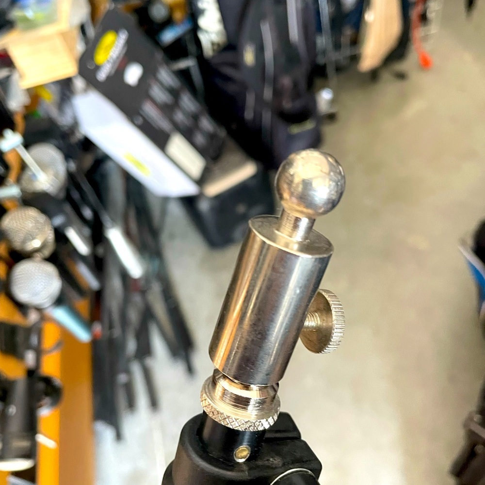 Smith-Victor RS8 8' Aluminum Light Stand used  in great condition